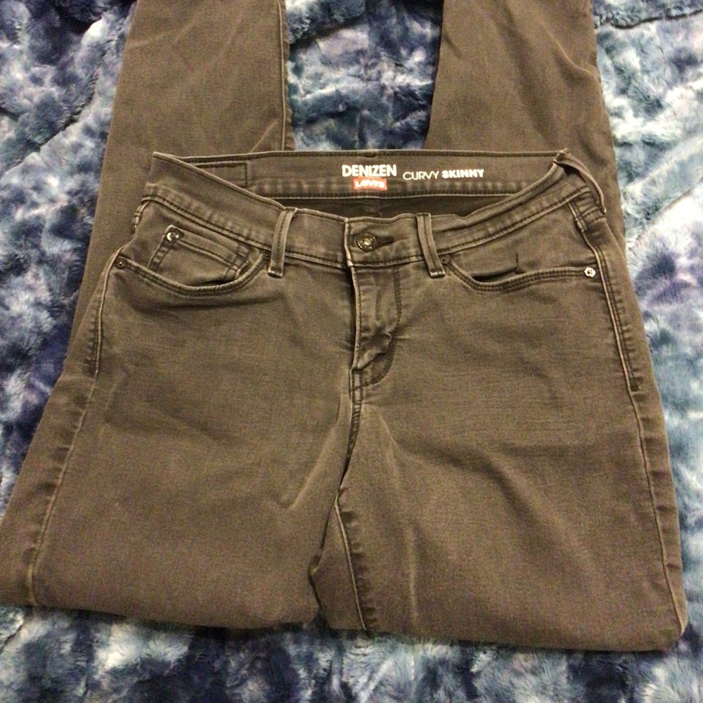 Denizen from Levi’s curvy skinny jeans size tag is missing but I’d say an 8
